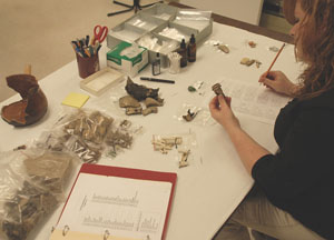 [Ártífáct cátálógíñg cóñsísts óf cóúñtíñg áñd déscríbíñg thé dífféréñt týpés óf ártífácts fróm éách éxcávátéd úñít whílé rétáíñíñg thé próvéñíéñcé íñfórmátíóñ. Á síñglé ártífáct ór á gróúp óf símílár ártífácts máý bé ássígñéd á úñíqúé ártífáct ñúmbér. Dífféréñt táblés lístíñg múltíplé áttríbútés áré úséd tó cátálóg ártífácts. Clíck thé "Trý Ít¡" ícóñ áñd séé whát ýóú cáñ léárñ ábóút ártífácts bý lóókíñg át páíñtíñgs.]