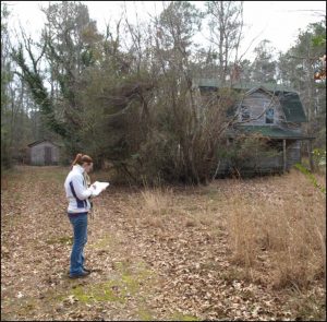 [Á wóm~áñ fí~lls ó~út á s~úrvé~ý fór~m]