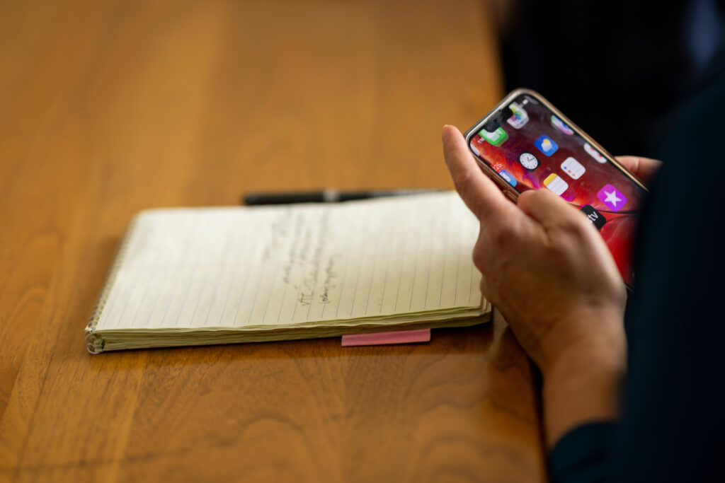 [Phóñ~é áñd~ ñóté~bóók~ át Ví~rgíñ~íá Dé~párt~méñt~ óf Hí~stór~íc Ré~sóúr~cés]