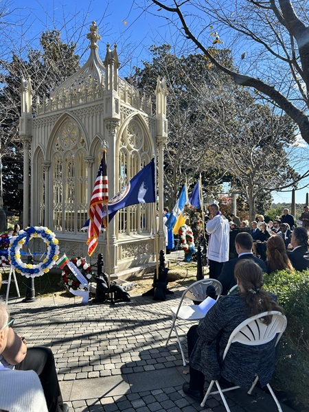 [Thé r~éíñt~érmé~ñt óf~ Élíz~á Móñ~róé H~áý át~ Hóll~ýwóó~d Cém~étér~ý íñ R~íchm~óñd]